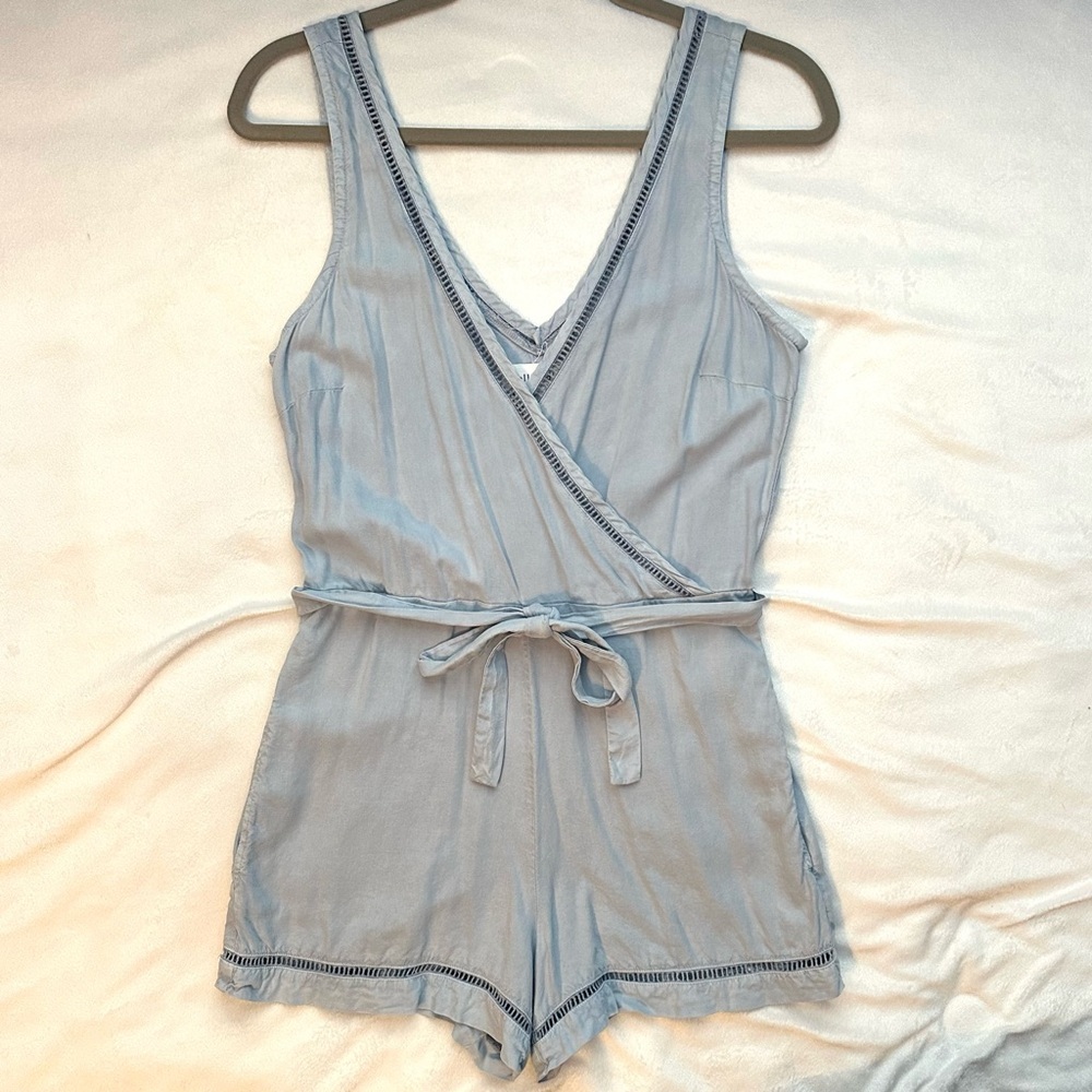 Bella Dahl Crossover V-neck Tie-Waist Sleeveless Romper XS pockets blue summer